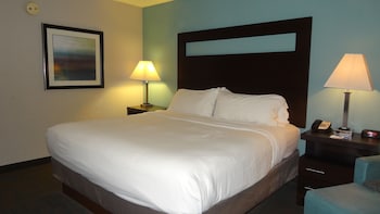 Standard Room, 1 King Bed, Jetted Tub