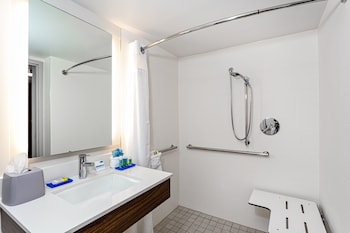 Standard Room, 1 King Bed, Accessible