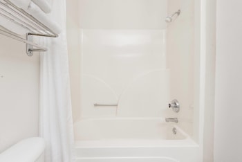 Room, 1 King Bed, Refrigerator & Microwave