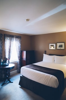 Traditional Room, 1 Queen Bed