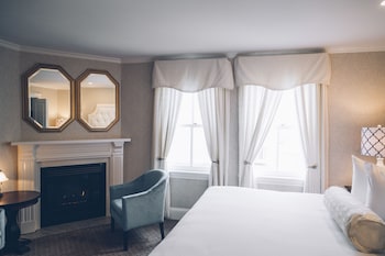 Deluxe Room, 1 King Bed