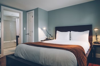 Deluxe Room, 1 Queen Bed