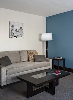 Junior Suite, 1 Queen Bed with Sofa bed