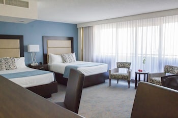 Bachelor Suite 2 Queen Bed