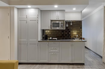 Suite, 2 Queen Beds, Non Smoking, Refrigerator