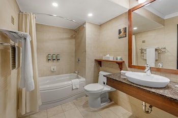 Suite, 1 Queen Bed, Non Smoking, Refrigerator