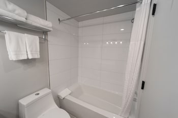 Studio Suite, 2 Queen Beds, Kitchenette