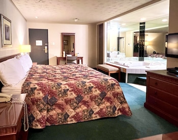 Junior Suite, 1 King Bed, Jetted Tub