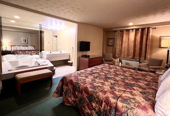 Junior Suite, 1 King Bed, Jetted Tub