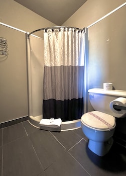 Junior Suite, 1 King Bed, Jetted Tub