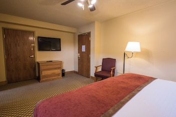 Grand Suite, 1 King Bed, Corner (Lodge, Pet Friendly)
