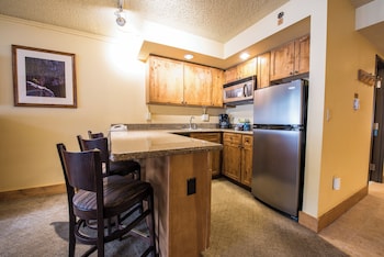 Suite, Multiple Beds (Whetstone, 2 Queen)