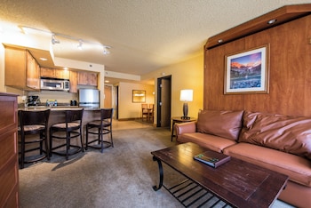 Suite, Multiple Beds (Whetstone, 2 Queen)