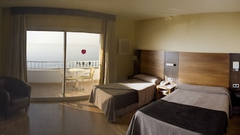Quadruple Room (2 adults and 2 children)