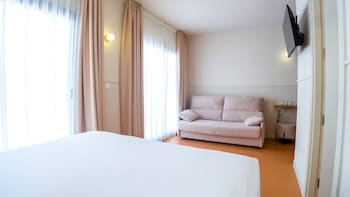 Family Room, 1 Queen Bed with Sofa bed