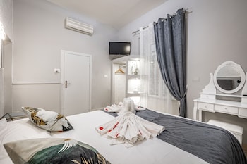 Economy Double Room, 1 Queen Bed