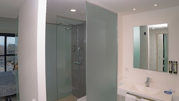 Double Room (Urban 3 Adults)