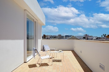 Penthouse Apartment with Terrace - Annex building