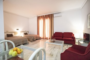 Studio (3 Adults)