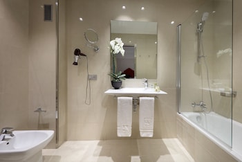 Triple Room (for 3 people)