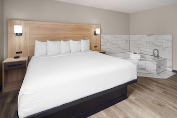 Suite, 1 King Bed, Non Smoking, Jetted Tub