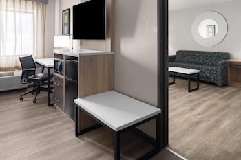 Suite, 1 King Bed, Non Smoking