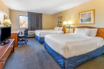 Deluxe Room, 2 Double Beds, Non Smoking, Mountain View