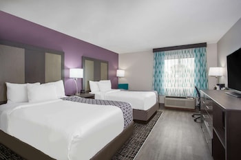 Room, 2 Double Beds, Non Smoking, Mountain View