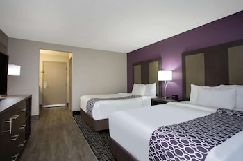 Room, 2 Double Beds, Non Smoking, Mountain View