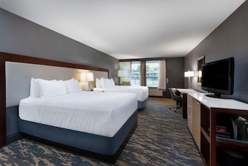 Superior Room, 2 Queen Beds, Non Smoking, Pool View