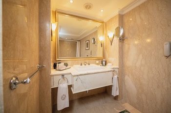 Room, 1 King Bed (Heritage)