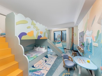 Kids-themed Family Room