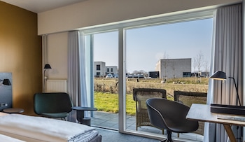 Standard Room, Partial Sea View