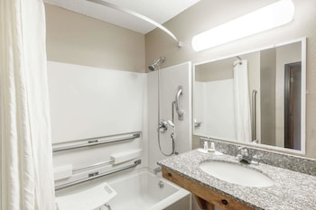 Room, 1 Queen Bed, Accessible, Non Smoking (Bathtub)