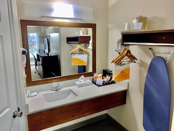 Standard Room, Non Smoking ( King Bed or 2 Doubles)