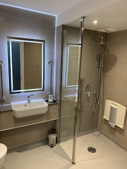 Deluxe Room, 1 Double Bed, Accessible, Ground Floor (Walk-in Shower)