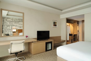 Deluxe Room (Skyline)
