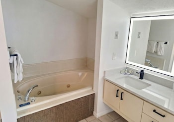 Exclusive Penthouse, 1 Bedroom, Kitchen, Bay View