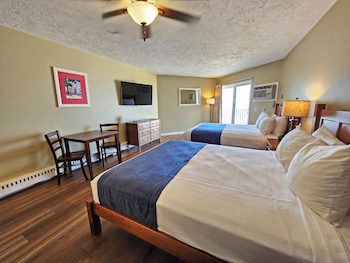 Studio, 2 Queen Beds, Balcony, Bay View