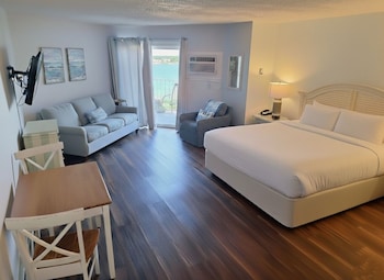 Deluxe Studio, 1 Bedroom, Kitchenette, Bay View