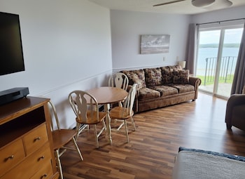 Studio, 1 King Bed with Sofa bed, Kitchenette, Bay View