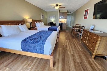 Studio, 2 Queen Beds, Balcony, Bay View