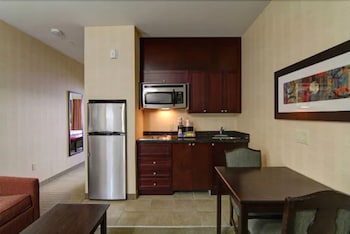 Suite, 1 King Bed, Non Smoking, Kitchenette