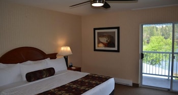 1 Bedroom King Lakeview Suite - No Pets