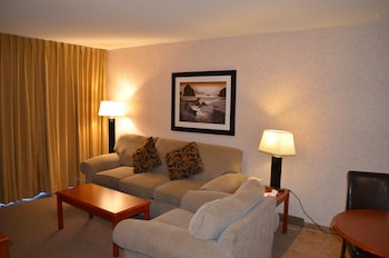 1 Bedroom 2 Queen Lakeview Family Suite - No Pets