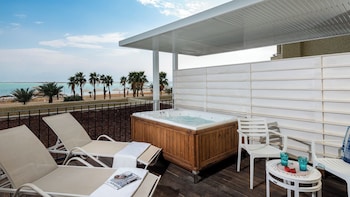 Executive Sun Jacuzzi