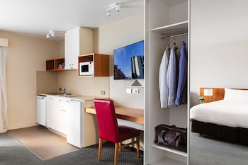 Studio (Apartment)