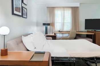 Studio, 1 Queen Bed with Sofa bed (Mobility Accessible, Tub)