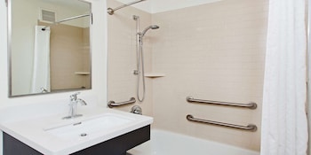 Room, 1 Queen Bed, Accessible, Non Smoking (Tub)