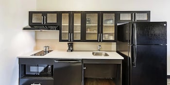 Room, 1 Queen Bed, Accessible, Non Smoking (Roll-In Shower)